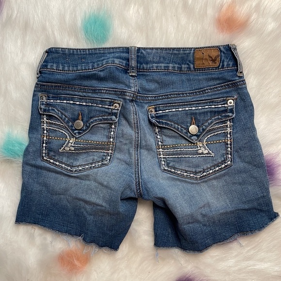 AMERICAN Eagle Super Stretch Midi Blue Jean Shorts - Picture 2 of 7